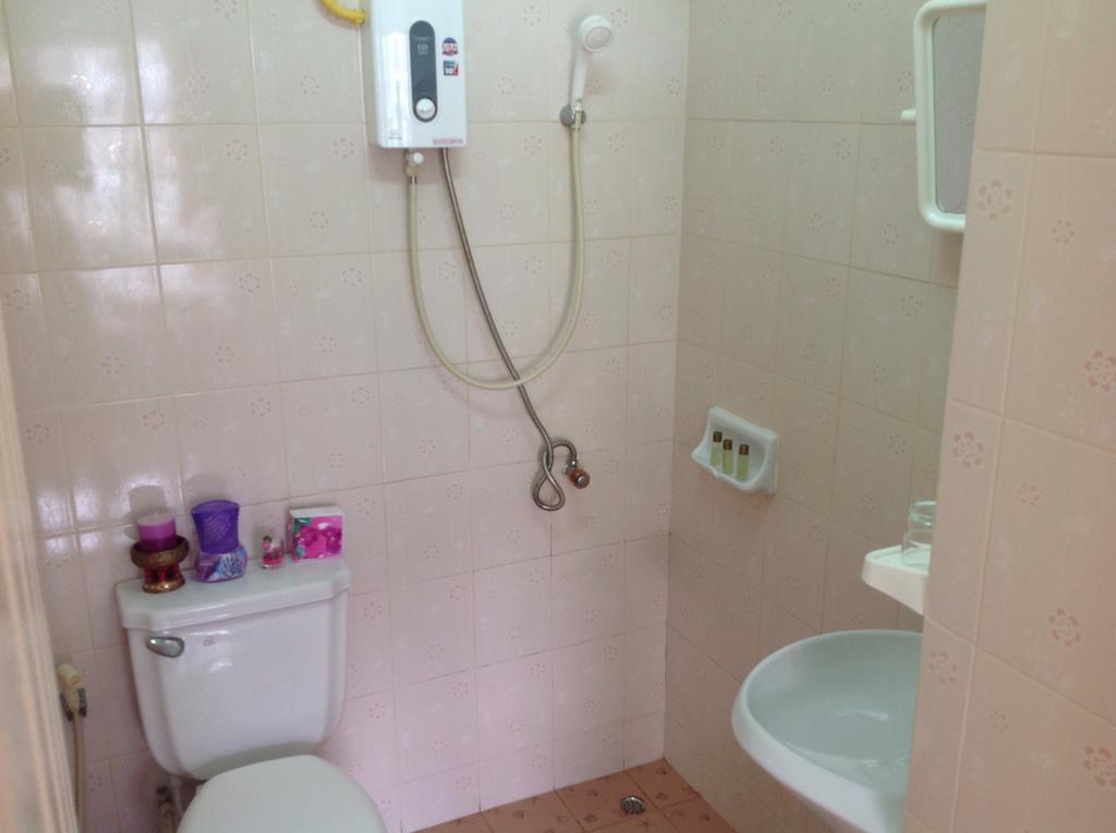 Sunshine Guesthouse Patong 客房 照片